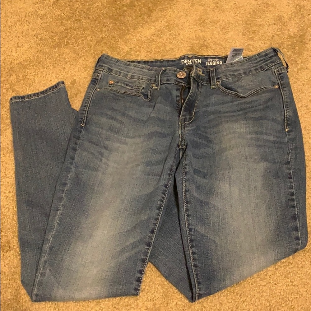 Levi’s Denizen Jeggings